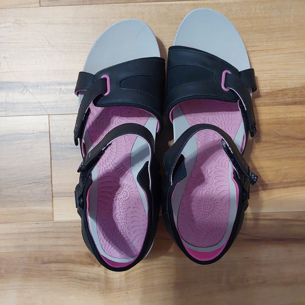 Womens Baretraps Sandals- Size 9M